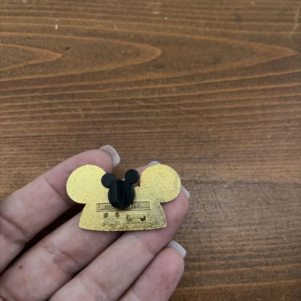 Disney Pin Minnie Mouse with Bow Pink and Black Ear‎ Hat